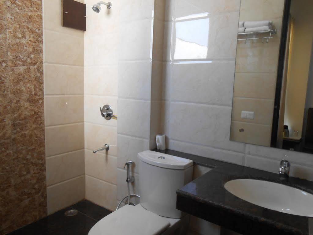 Hotel Madhushrie 3*